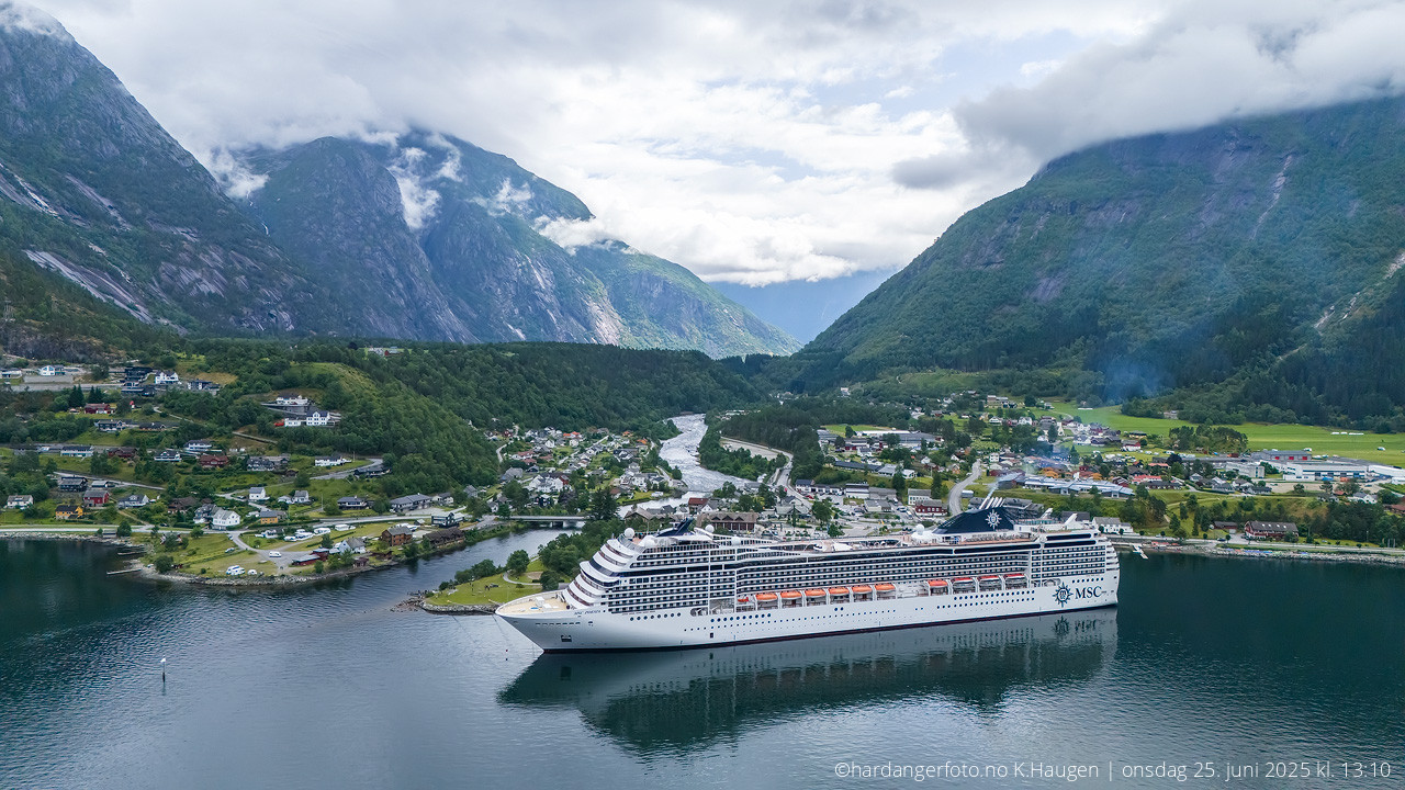 MSC Poesia i Eidfjord
